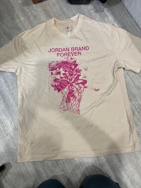 Jordan Short-Sleeve Tee - Cream with Pink Graphic
